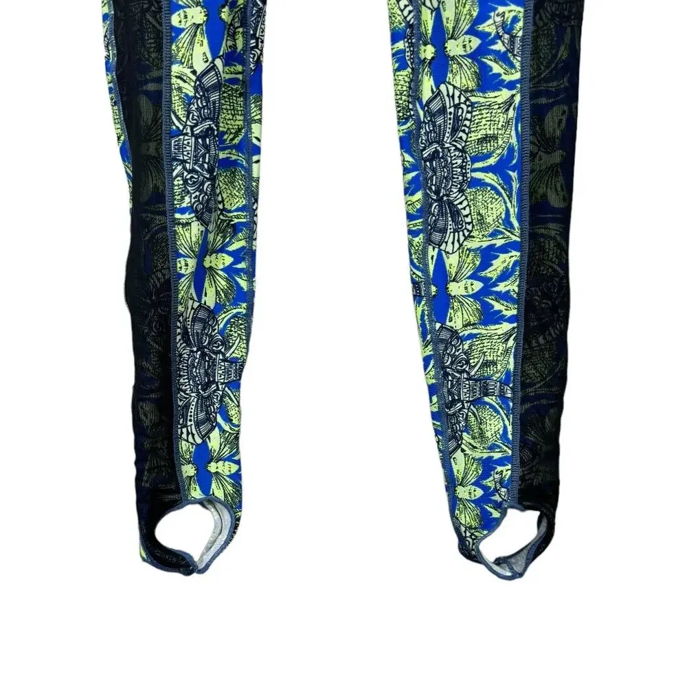 Maaji Matching Workout Set Small Sports Bra Stirrup Leggings Blue Print Beach - Picture 9 of 13